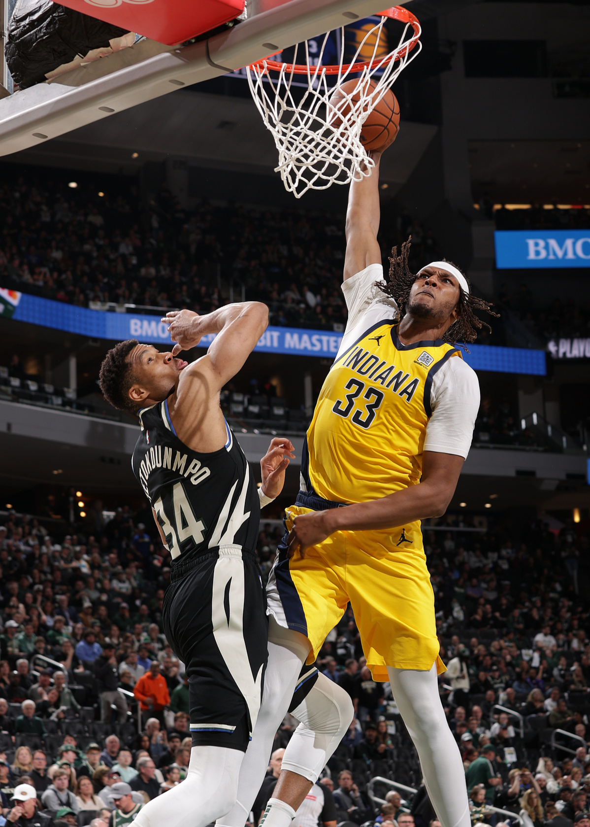 包含NBA东部榜首之战:雄鹿对阵猛龙激烈对抗的词条 包含NBA东部榜首之战:雄鹿对阵猛龙激烈对抗的词条