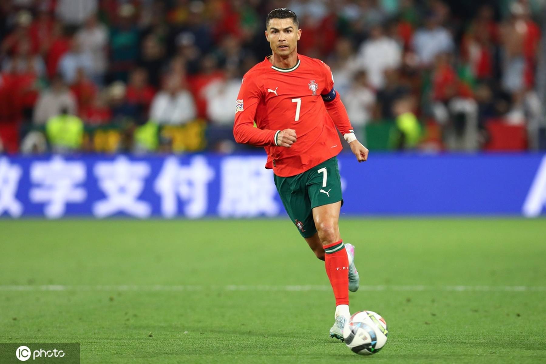 C7娱乐-葡萄牙欧洲杯连胜到八强,c罗夺得金球奖了吗