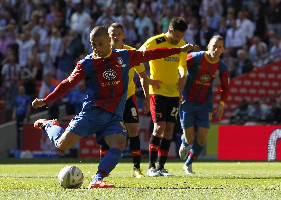 关于华拉尔主场击败哈德斯菲尔德,实现保级的信息 关于华拉尔主场击败哈德斯菲尔德,实现保级的信息